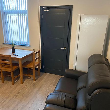 Houghton Guest House 2 Stoke-on-Trent Eksteriør bilde